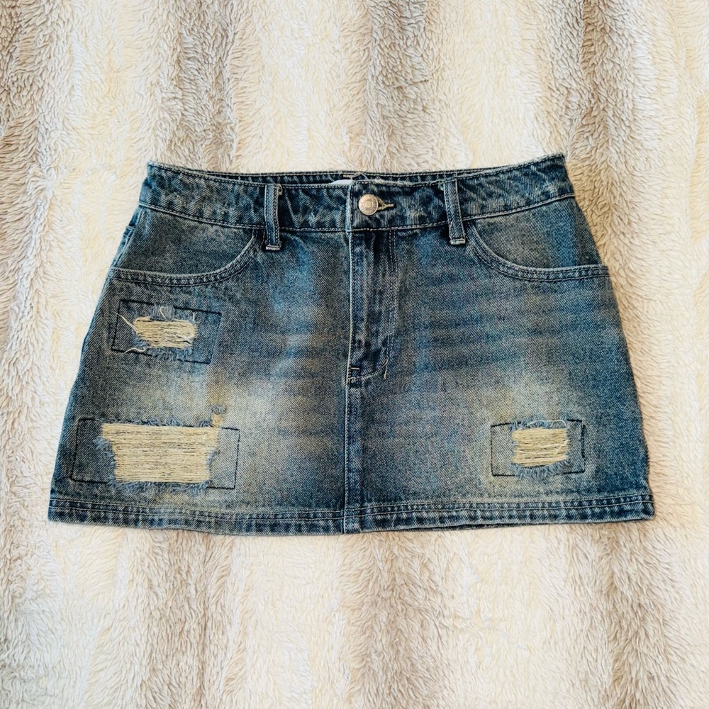 Forever 21 Women’s Distressed Denim Mini Skirt